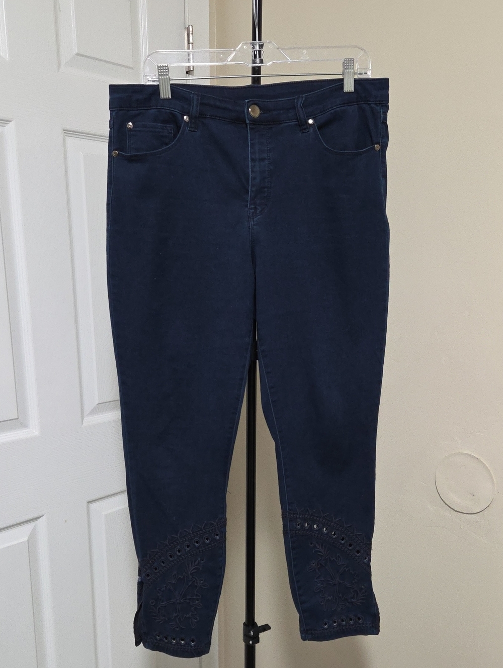 Tribal Embroidered Ankle Jeggings Jeans